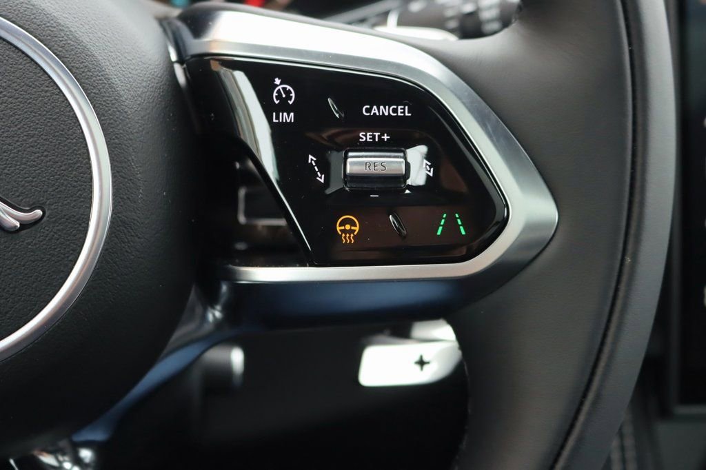 Used 2026 Jaguar F-PACE R-Dynamic S image 18