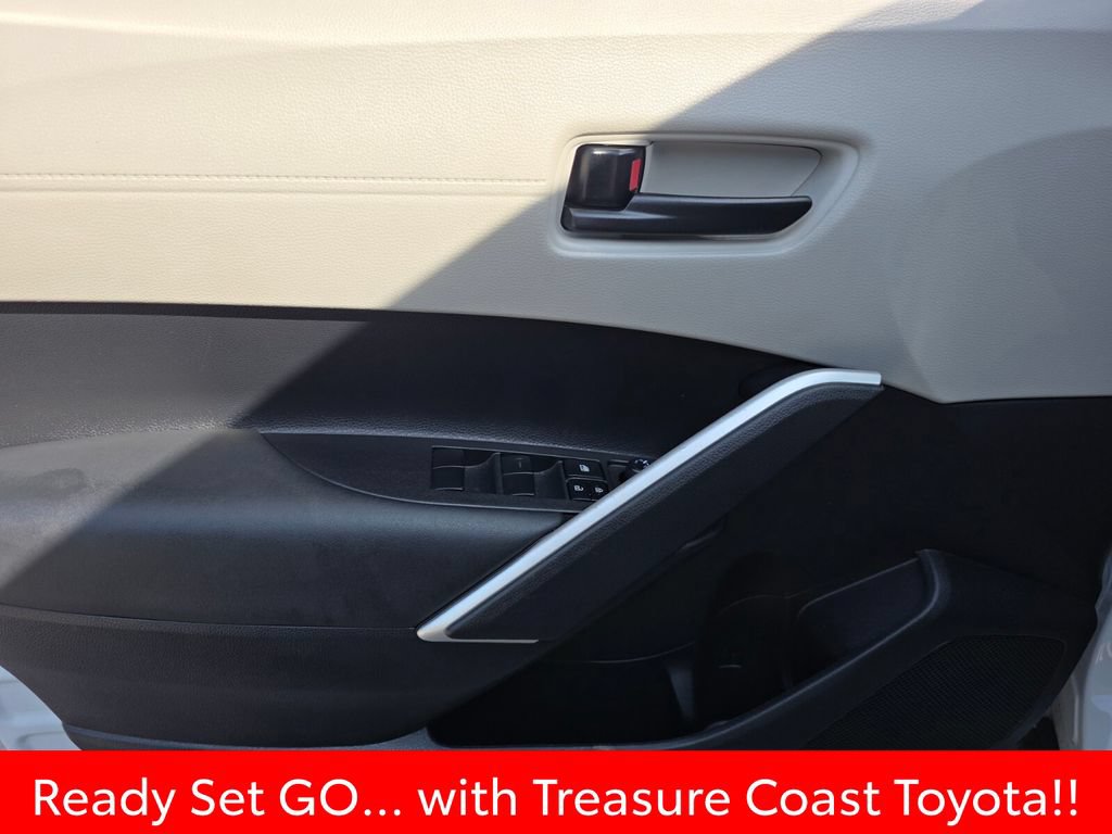 Certified 2025 Toyota Corolla Cross L FWD image 28
