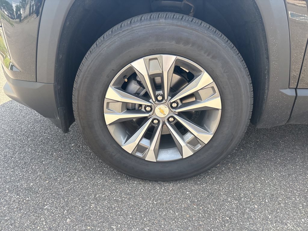 Used 2026 Chevrolet Equinox LT FWD image 12