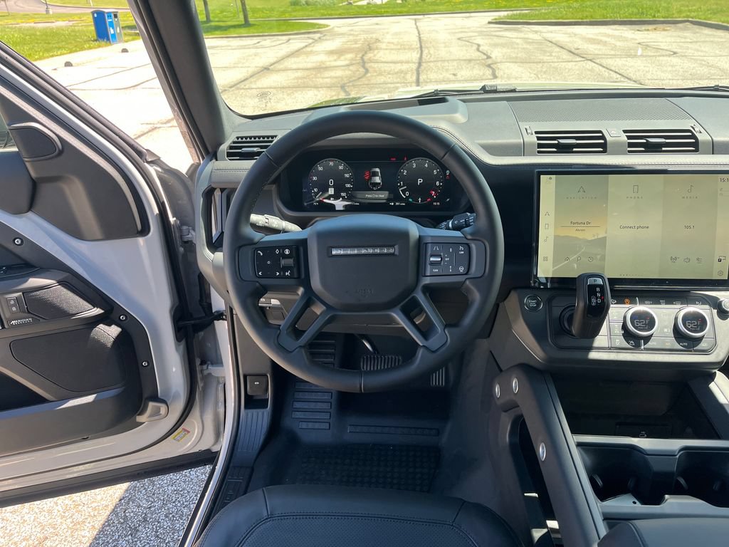 New 2026 Land Rover Defender 110 X-Dynamic SE AWD/4WD image 13