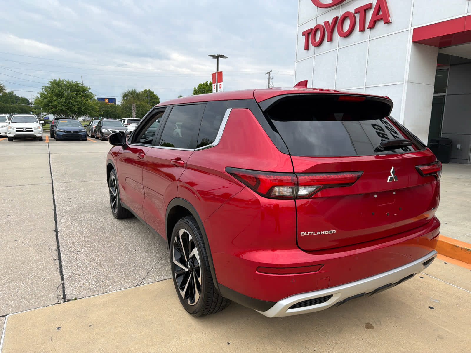 Used 2024 Mitsubishi Outlander SE FWD image 15