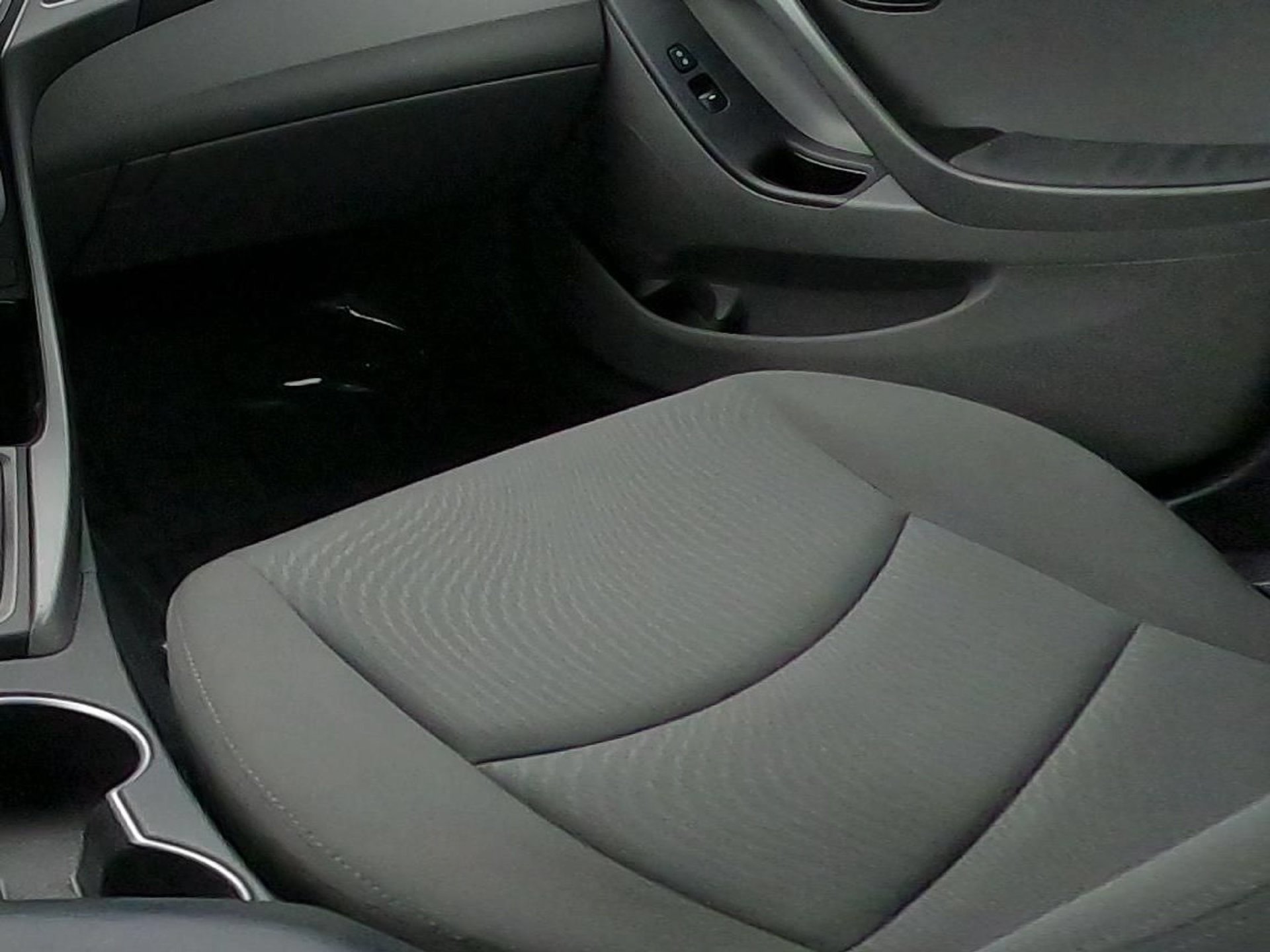 Used 2015 Hyundai Elantra SE FWD image 28