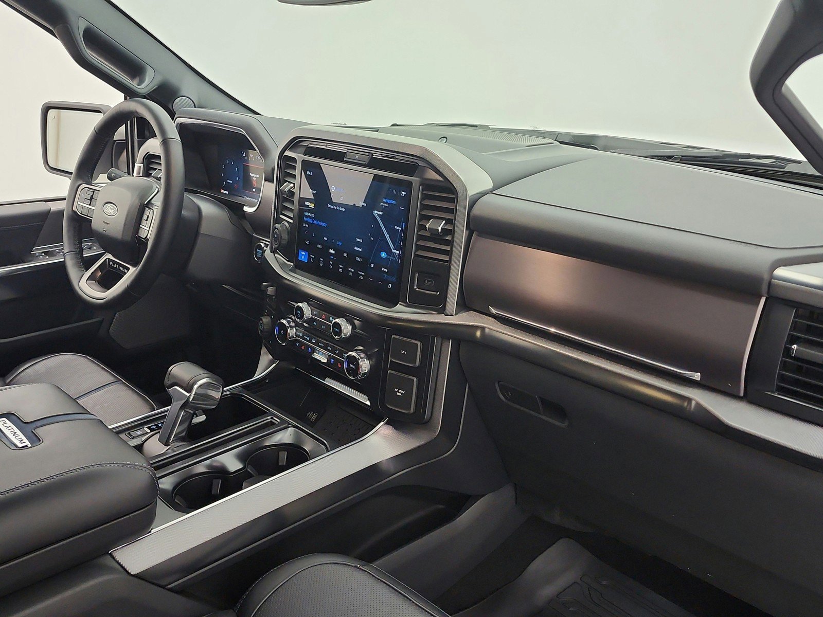 Used 2025 Ford F150 Platinum image 26