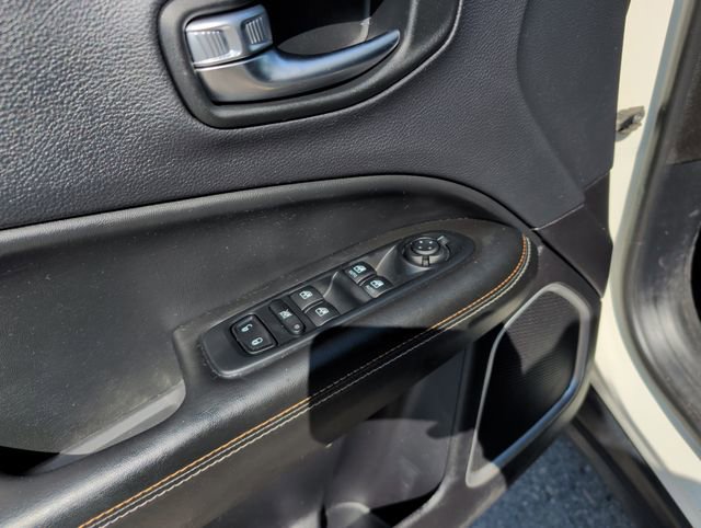 Used 2018 Jeep Compass Latitude w/ Popular Equipment Group AWD/4WD image 15