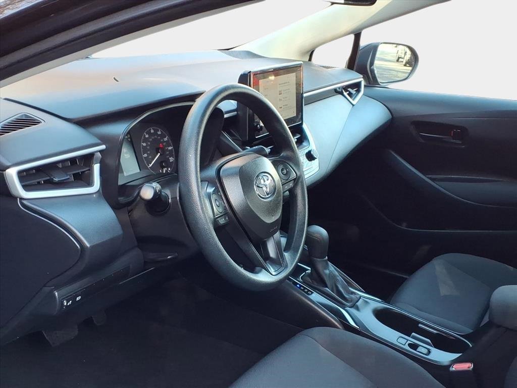 Used 2025 Toyota Corolla LE image 8