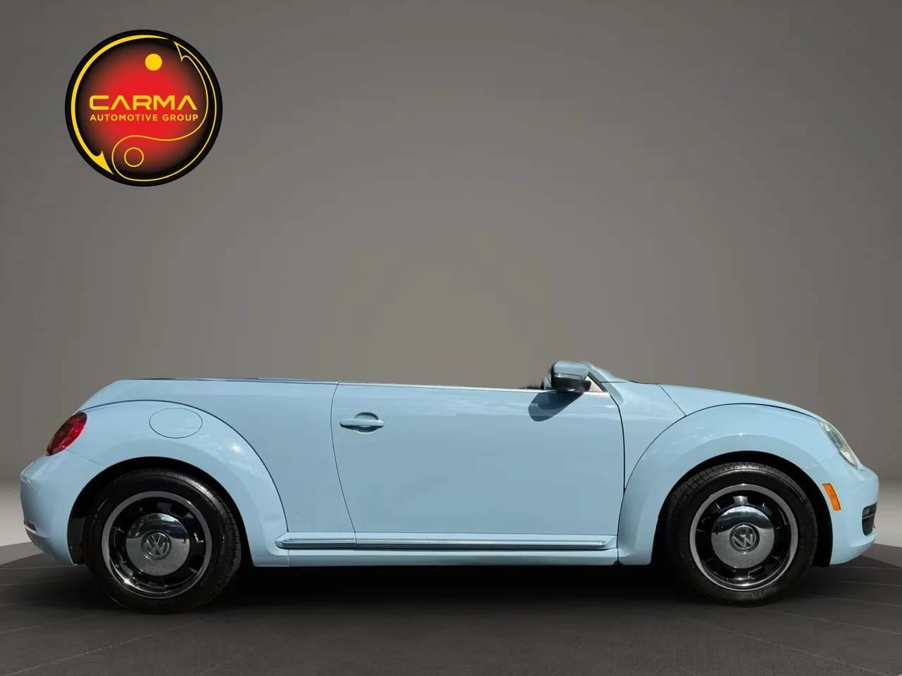Used 2013 Volkswagen Beetle TDI FWD image 2