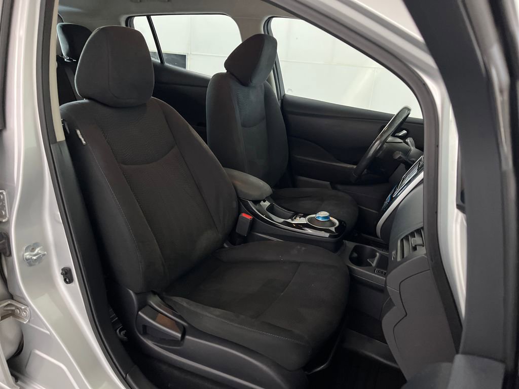 Used 2017 Nissan Leaf SV image 21