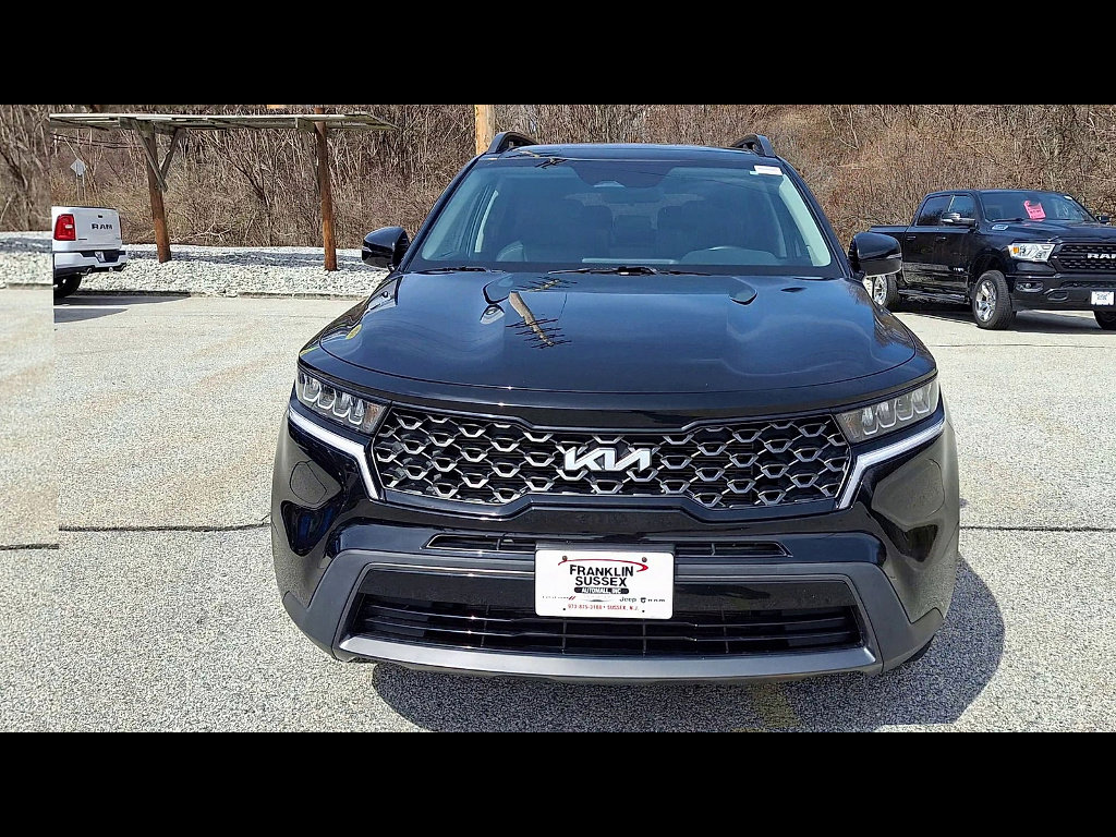 Used 2023 Kia Sorento S w/ Panoramic Sunroof Package AWD/4WD image 3