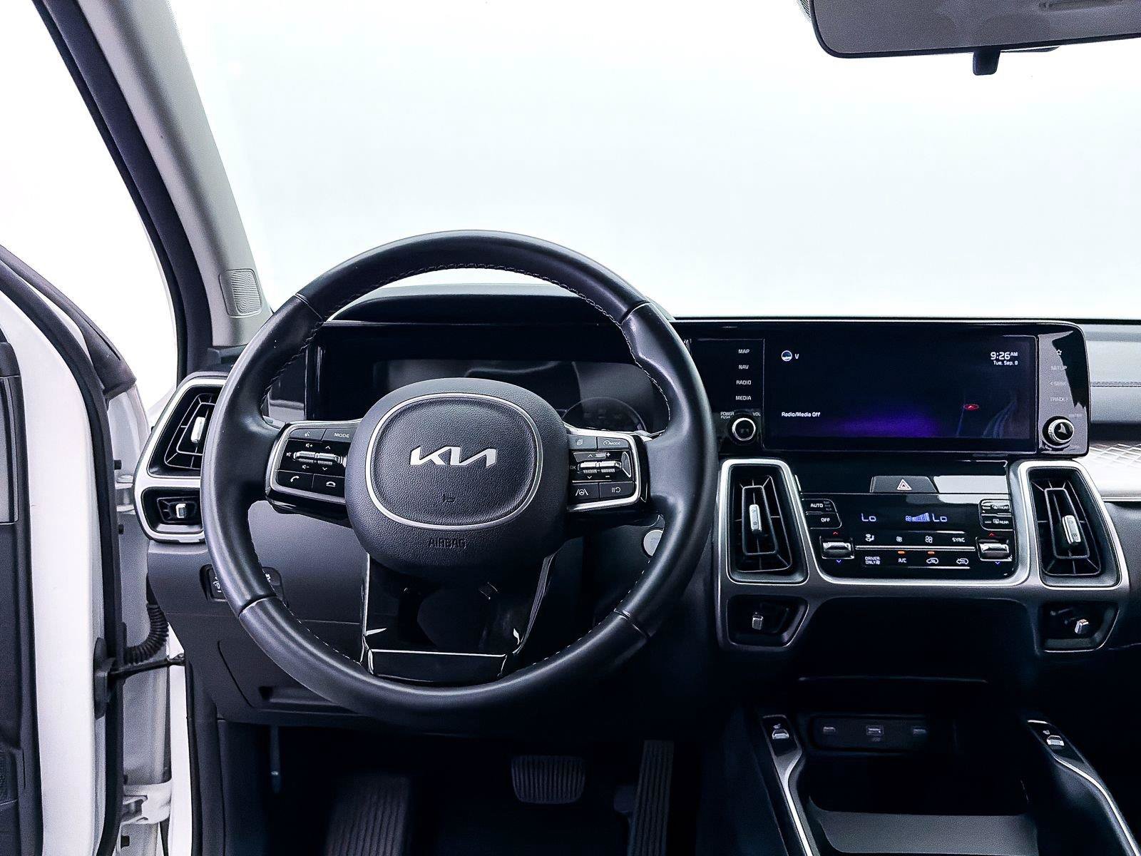 Used 2022 Kia Sorento S FWD image 3