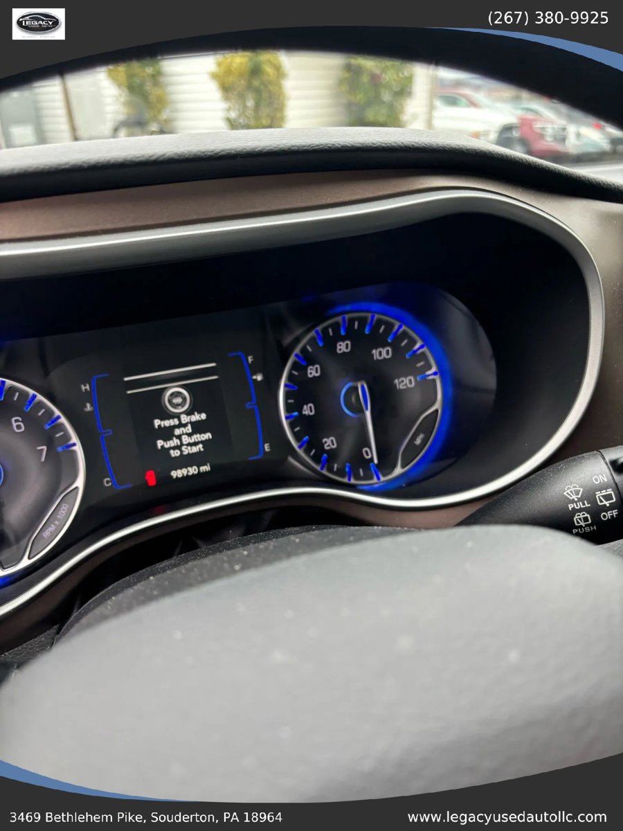 Used 2018 Chrysler Pacifica Touring Plus w/ Tire & Wheel Group image 45