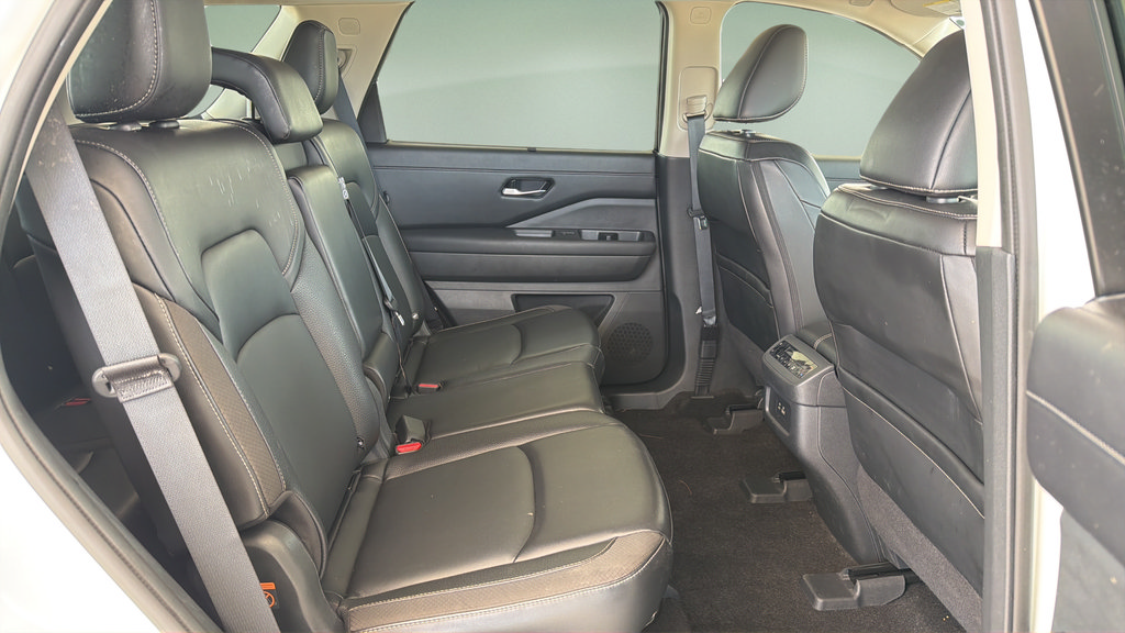 Certified 2024 Nissan Pathfinder SL AWD/4WD image 17
