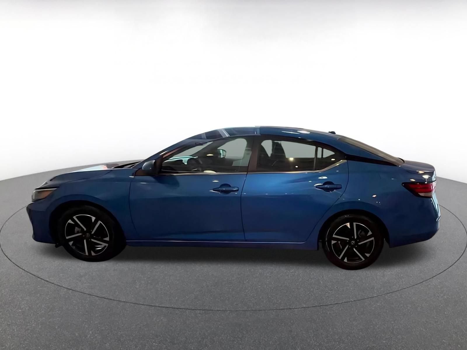 Used 2025 Nissan Sentra SV FWD image 7