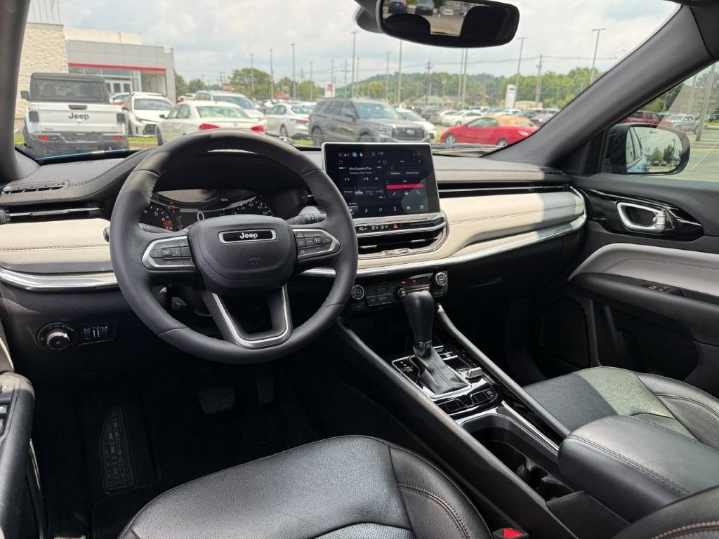 Used 2023 Jeep Compass Limited AWD/4WD image 17