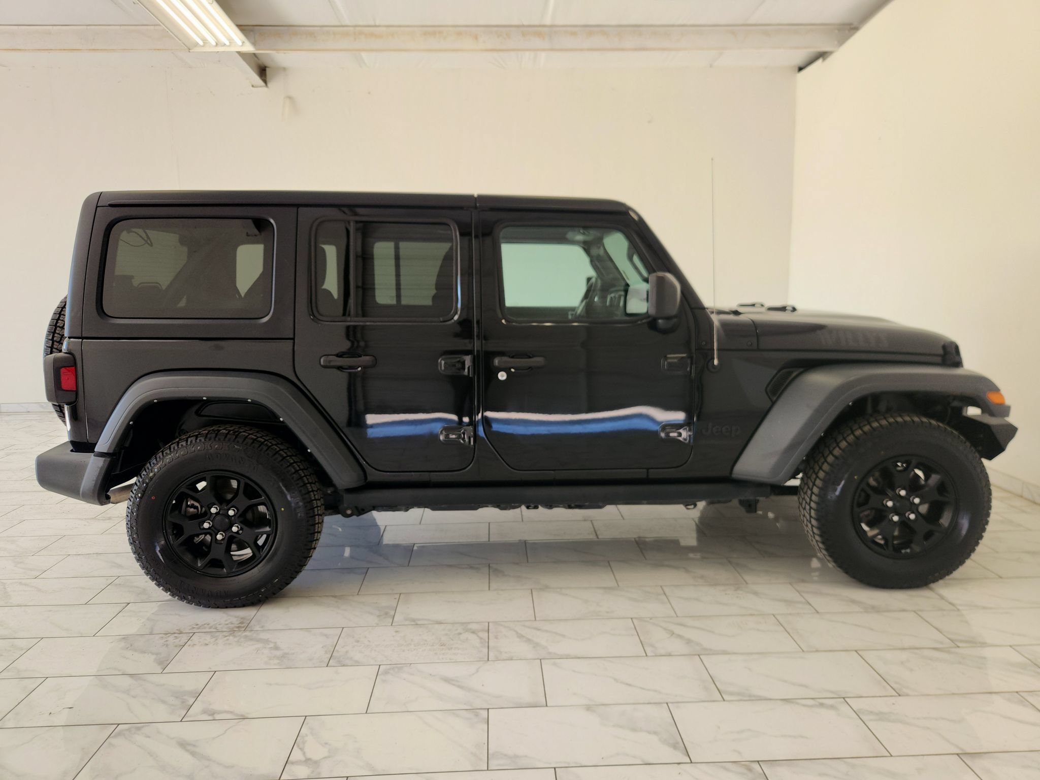 Used 2023 Jeep Wrangler Unlimited Sport AWD/4WD image 4