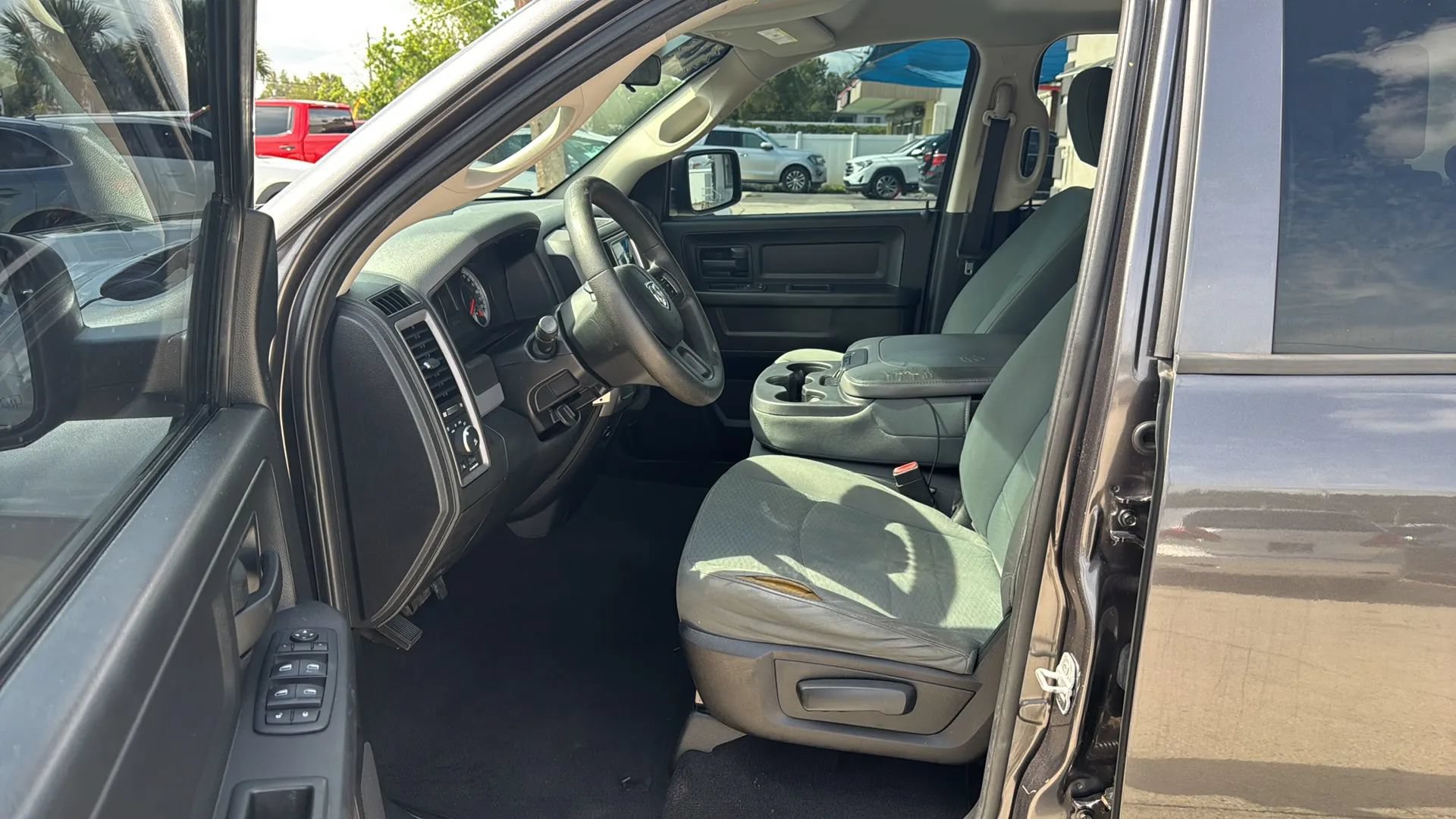Used 2014 RAM 1500 Express RWD image 13