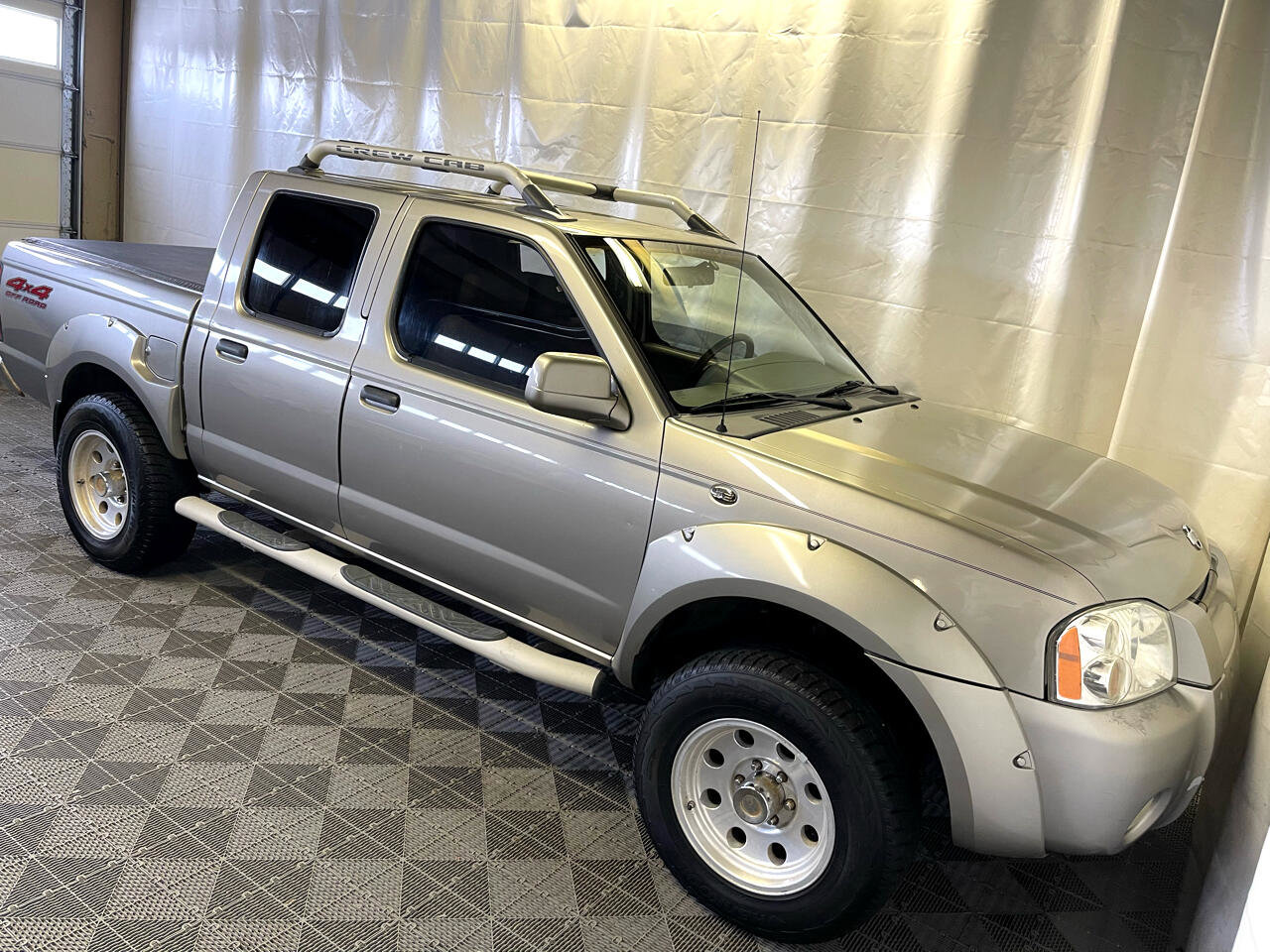 Used 2001 Nissan Frontier SE image 10