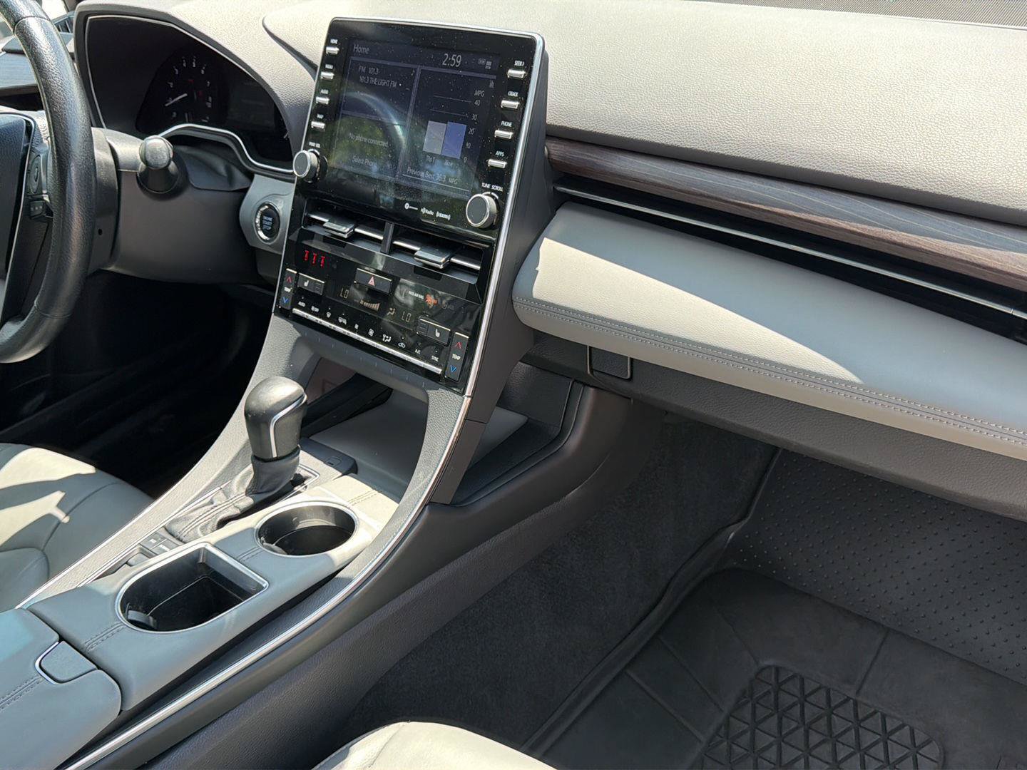 Used 2022 Toyota Avalon XLE w/ Moonroof Package FWD image 40