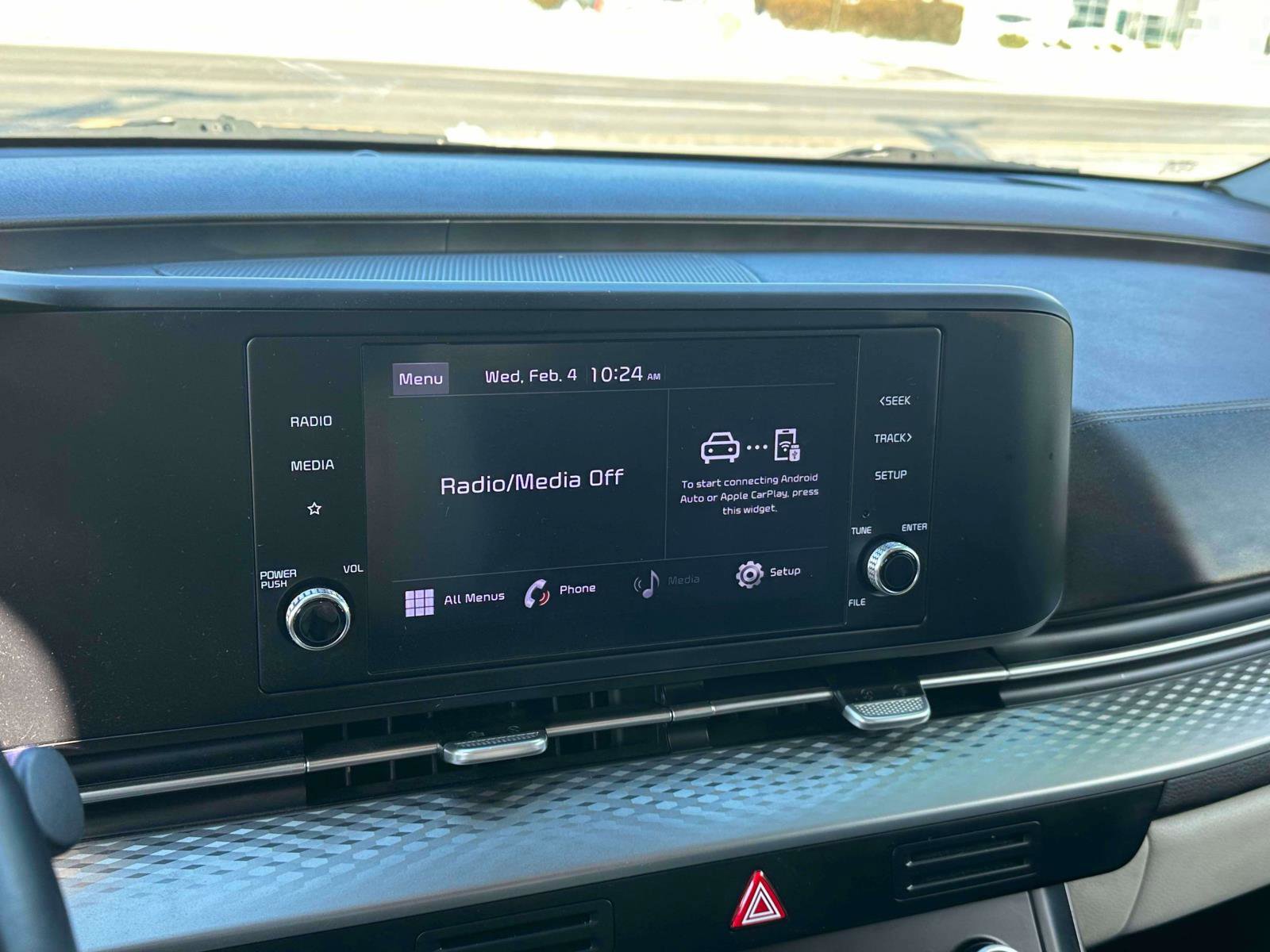 Used 2022 Kia Carnival LX image 26