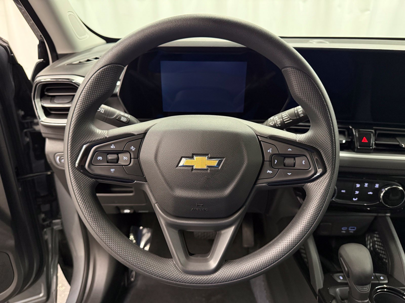 Used 2024 Chevrolet TrailBlazer LT w/ Driver Confidence Package FWD image 12