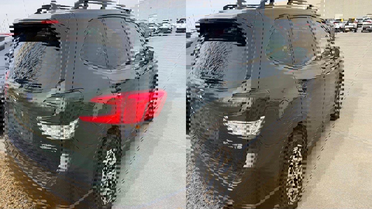 Used 2023 Subaru Forester Premium image 6