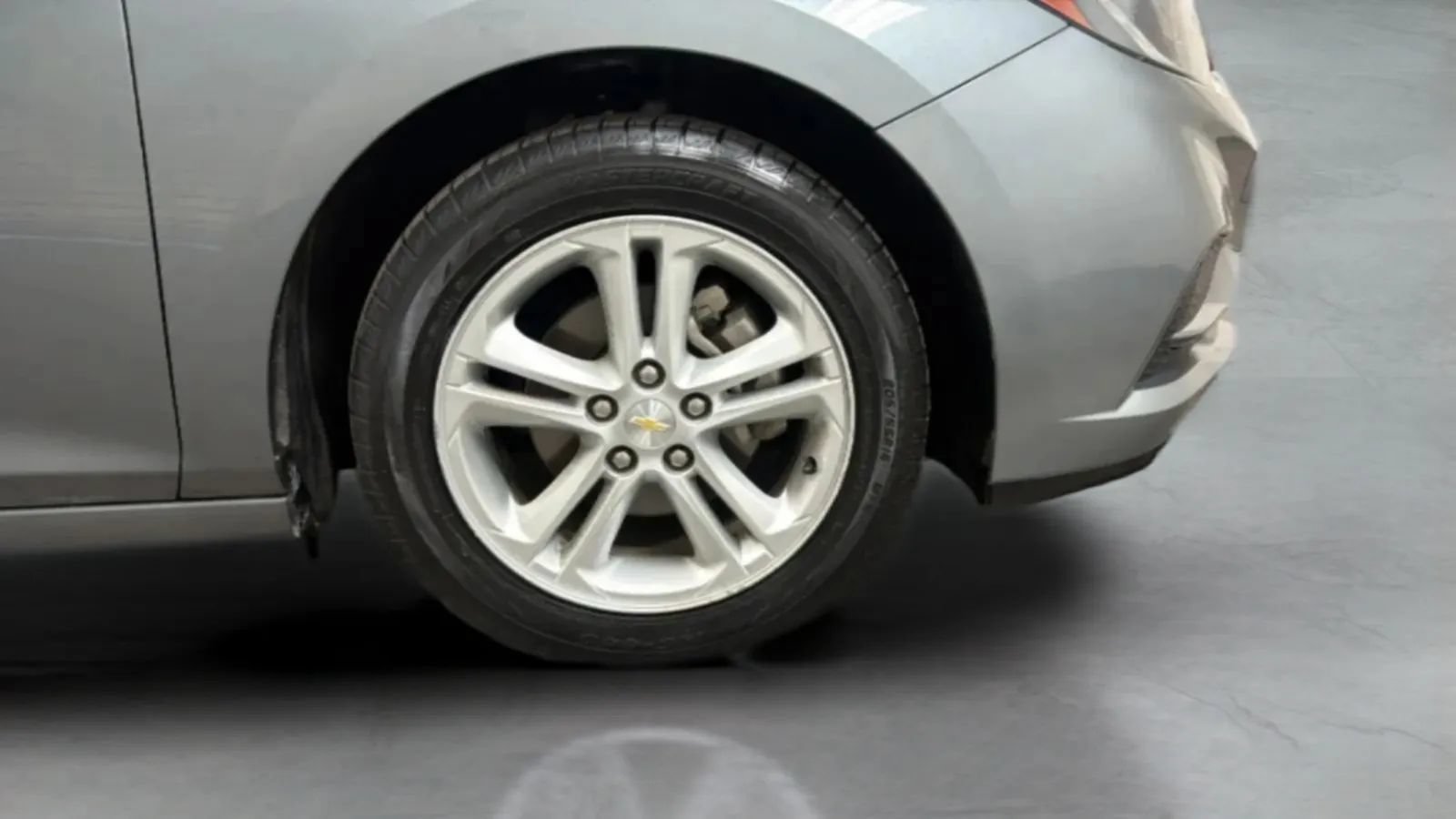 Used 2018 Chevrolet Cruze LT FWD image 25