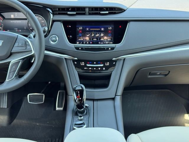 New 2025 Cadillac XT5 Sportv w/ LPO, Floor Liner Package image 30