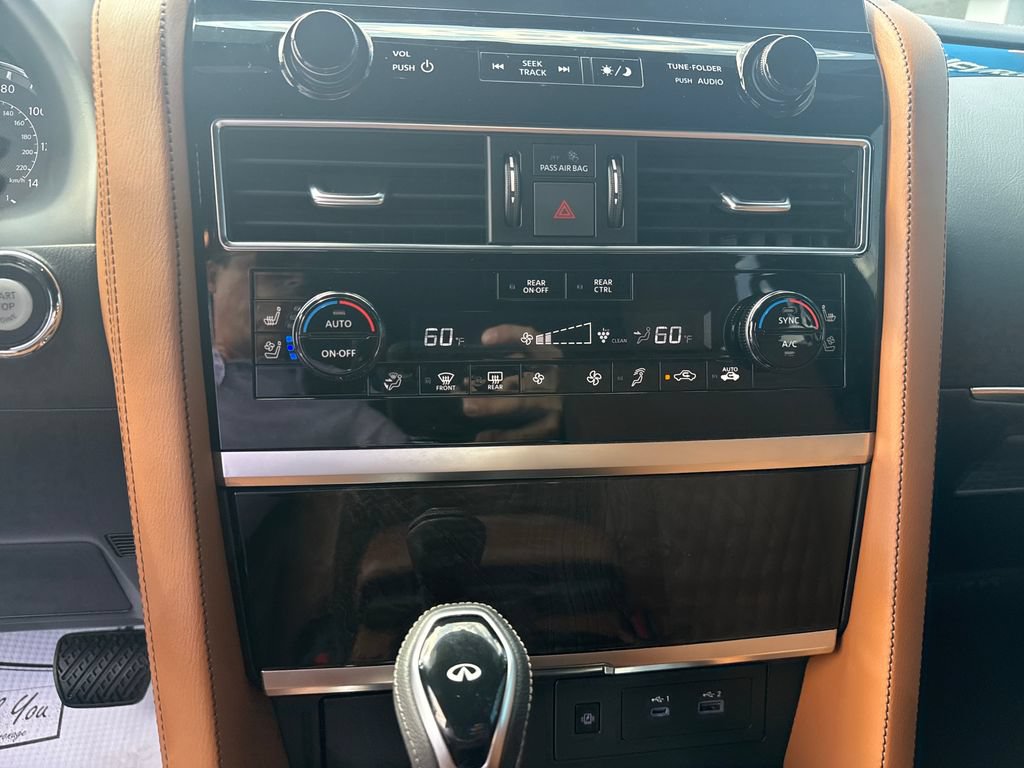 Used 2024 INFINITI QX80 Sensory AWD/4WD image 32