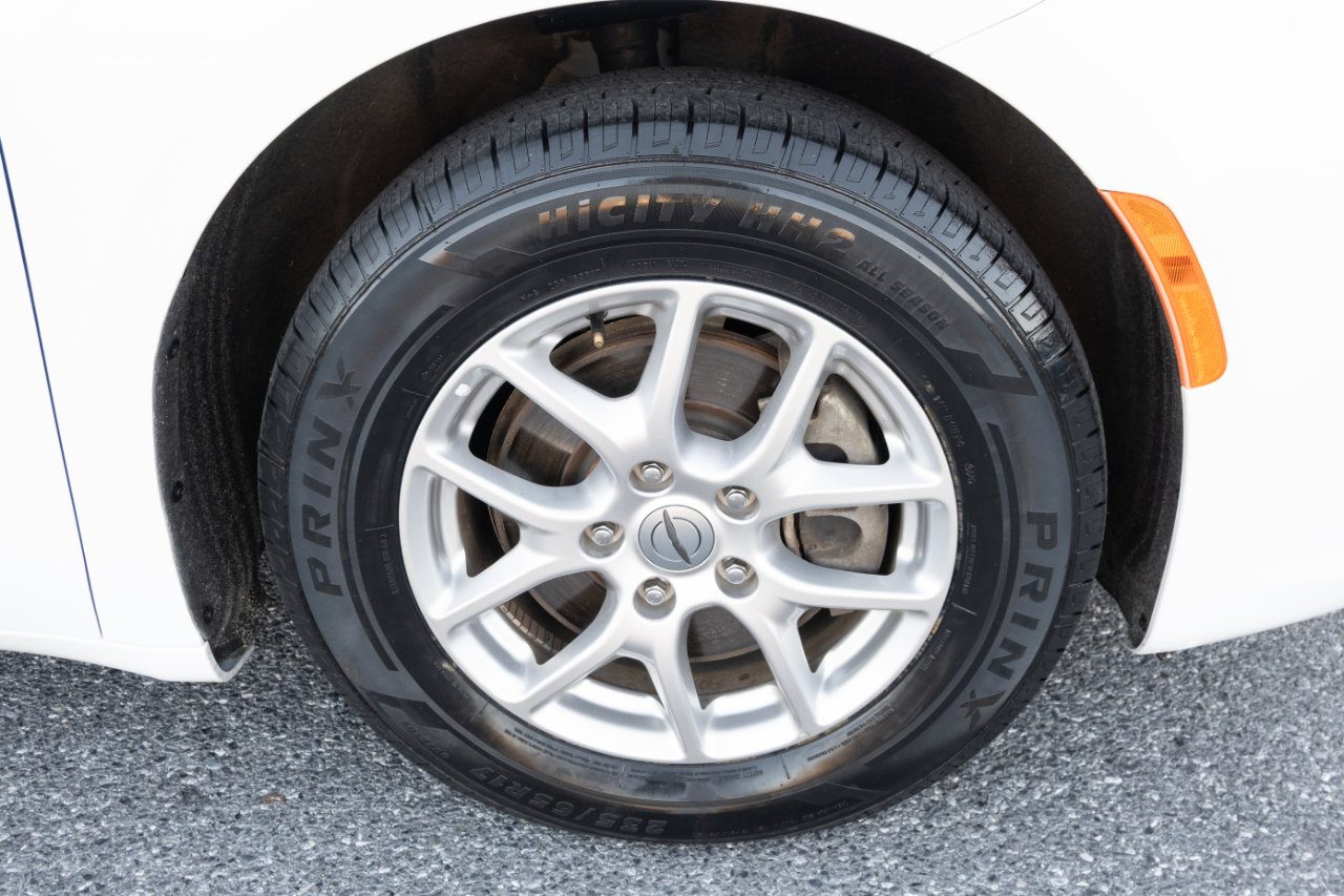 Used 2024 Chrysler Pacifica Touring-L image 45