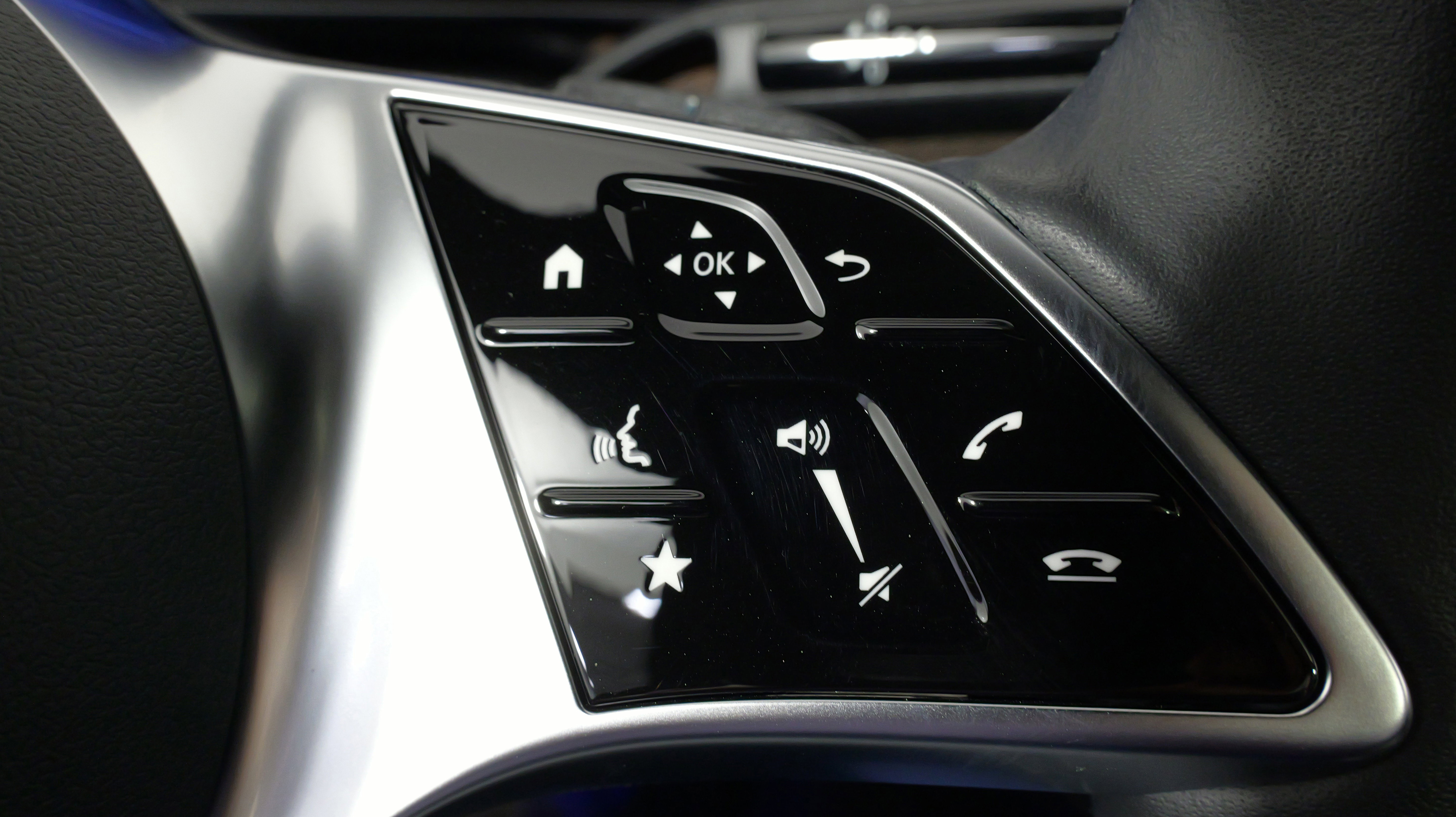 Used 2024 Mercedes-Benz EQE 350+ 4MATIC Sedan image 44