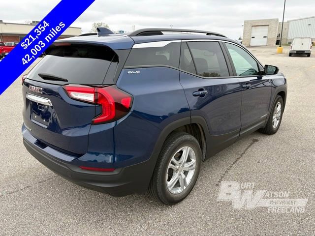 Used 2023 GMC Terrain SLE w/ Driver Convenience Package FWD image 7