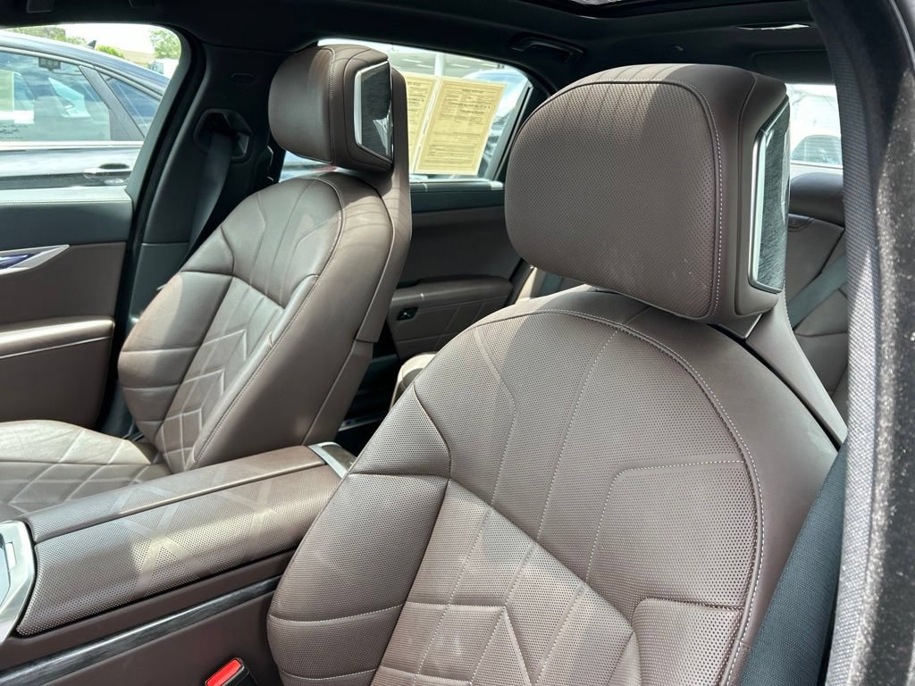 Used 2025 BMW 740i RWD image 20