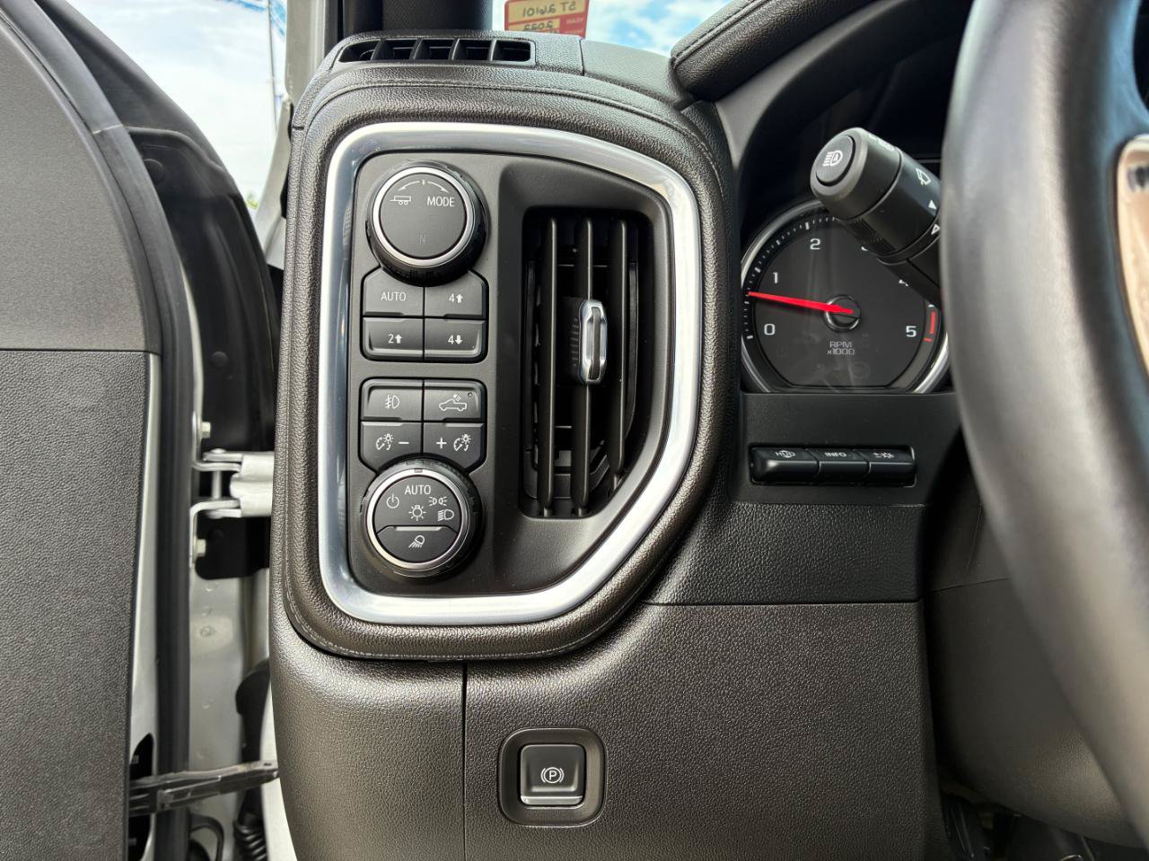 Used 2022 Chevrolet Silverado 2500 High Country w/ Z71 Off-Road Package AWD/4WD image 25