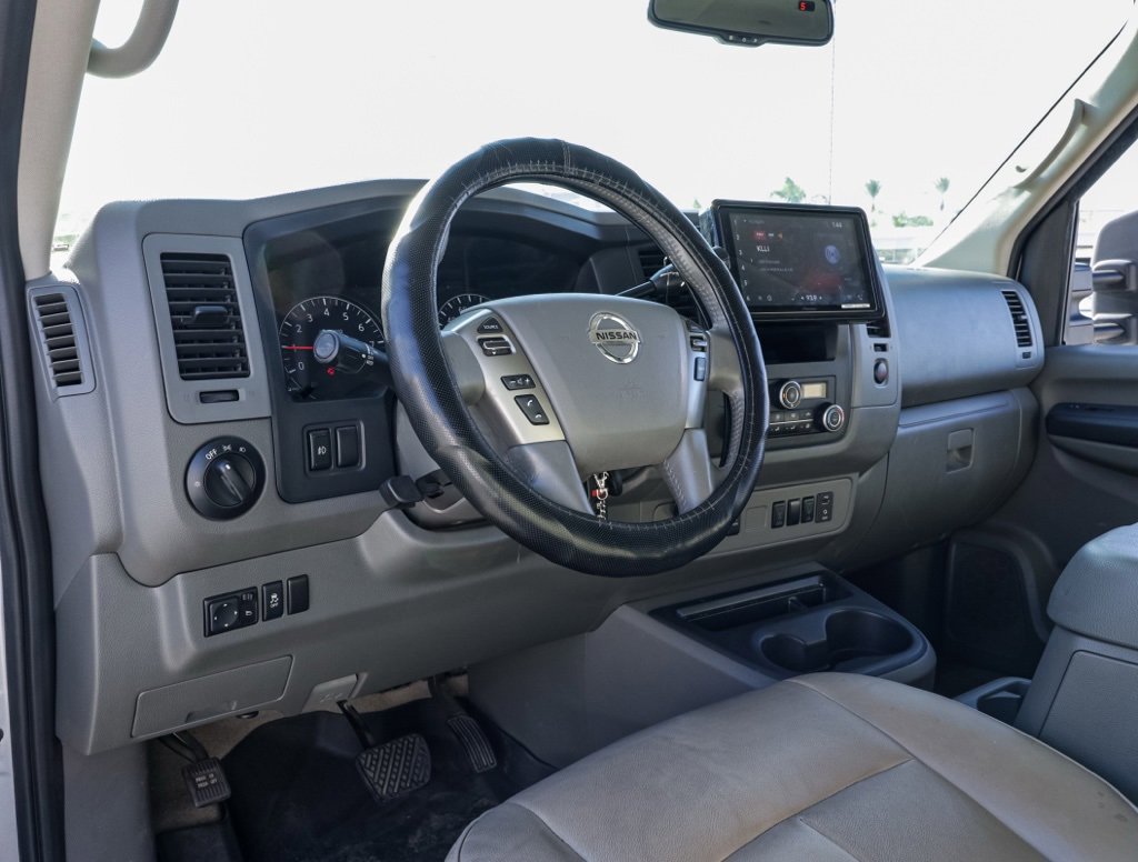 Used 2021 Nissan NV 3500 SL image 16