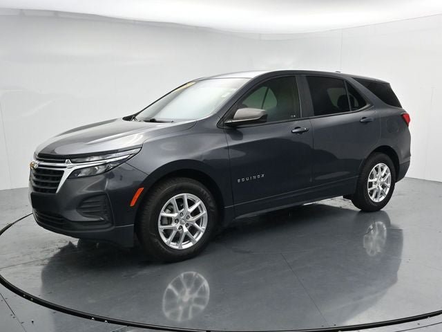 Used 2022 Chevrolet Equinox LS w/ LS Convenience Package FWD image 4
