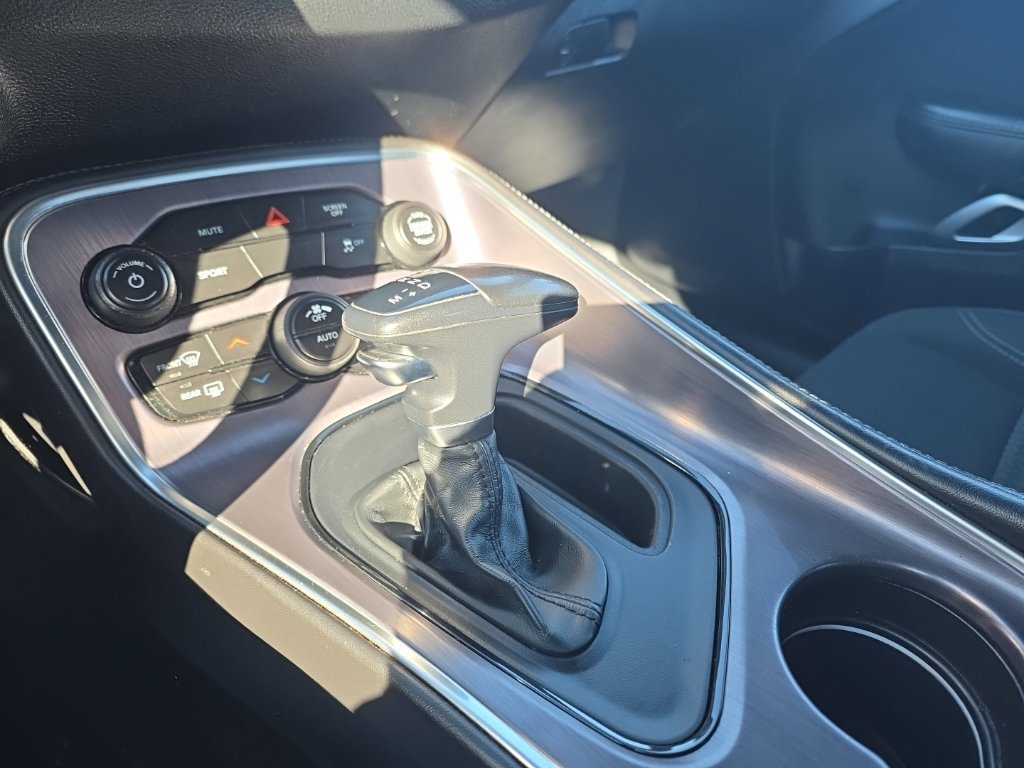 Used 2018 Dodge Challenger SXT RWD image 13