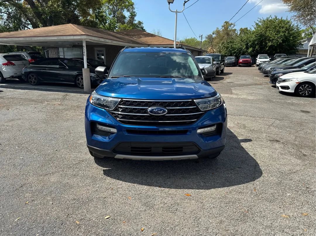 Used 2023 Ford Explorer XLT w/ Equipment Group 202A image 2