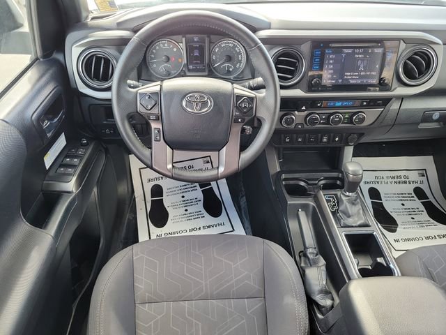 Used 2017 Toyota Tacoma TRD Off-Road w/ Premium & Technology Package image 13