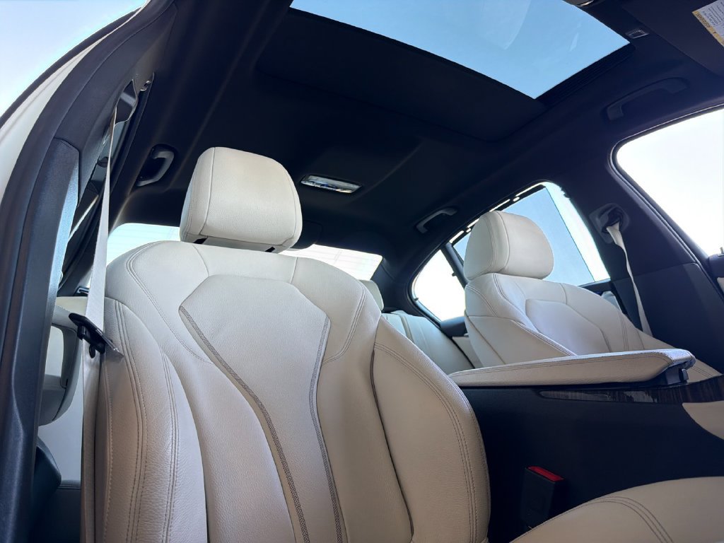 Used 2021 BMW 540i w/ Executive Package RWD image 16