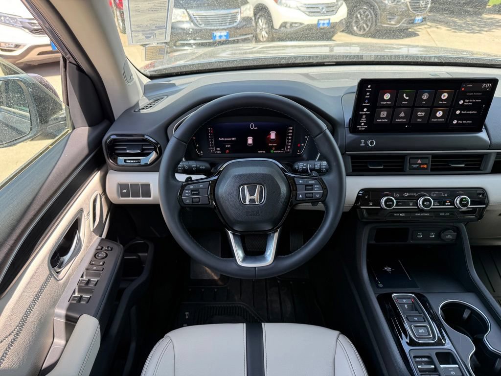 Certified 2026 Honda Pilot Touring image 4