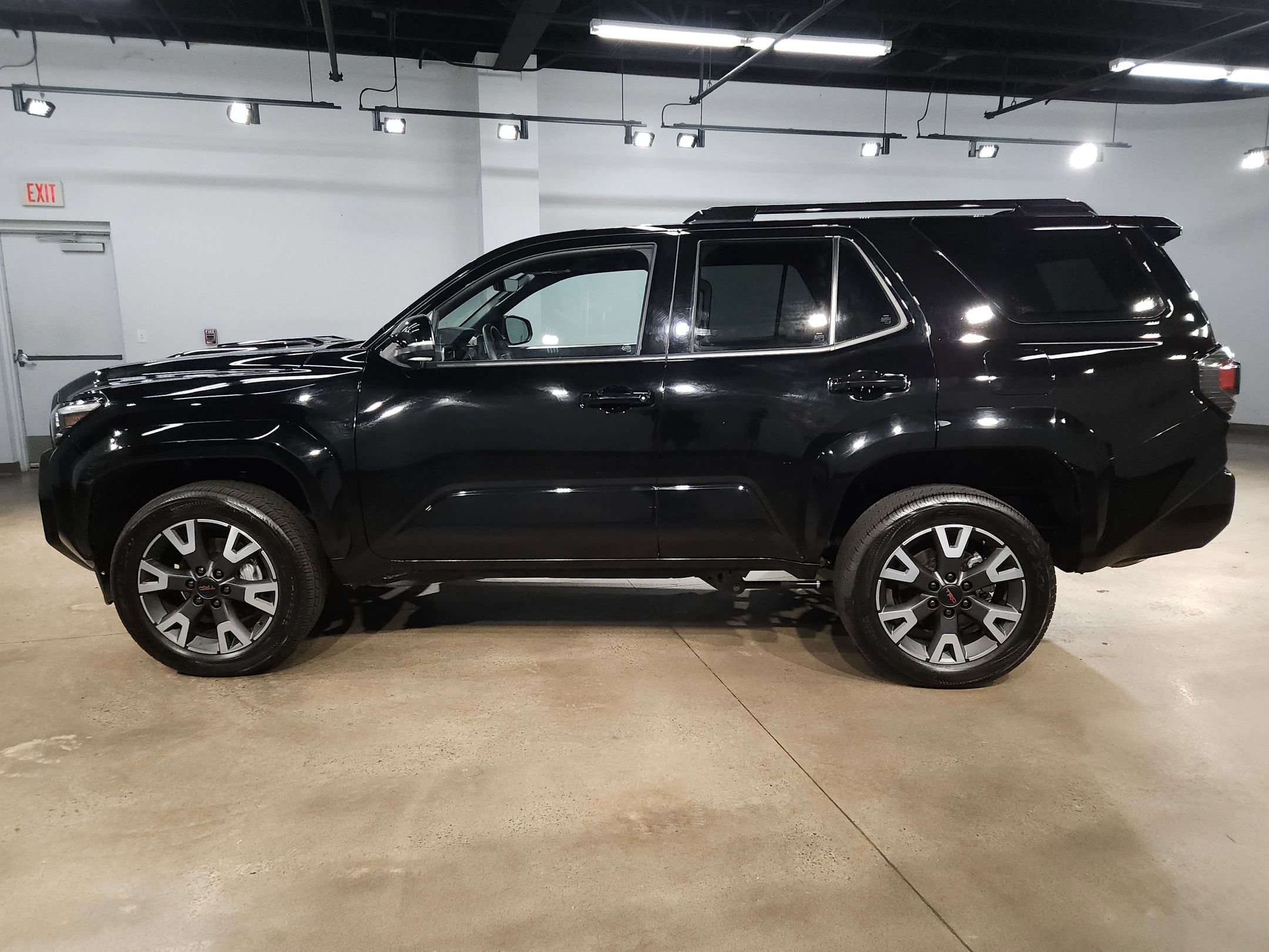 Certified 2025 Toyota 4Runner TRD Sport AWD/4WD image 4