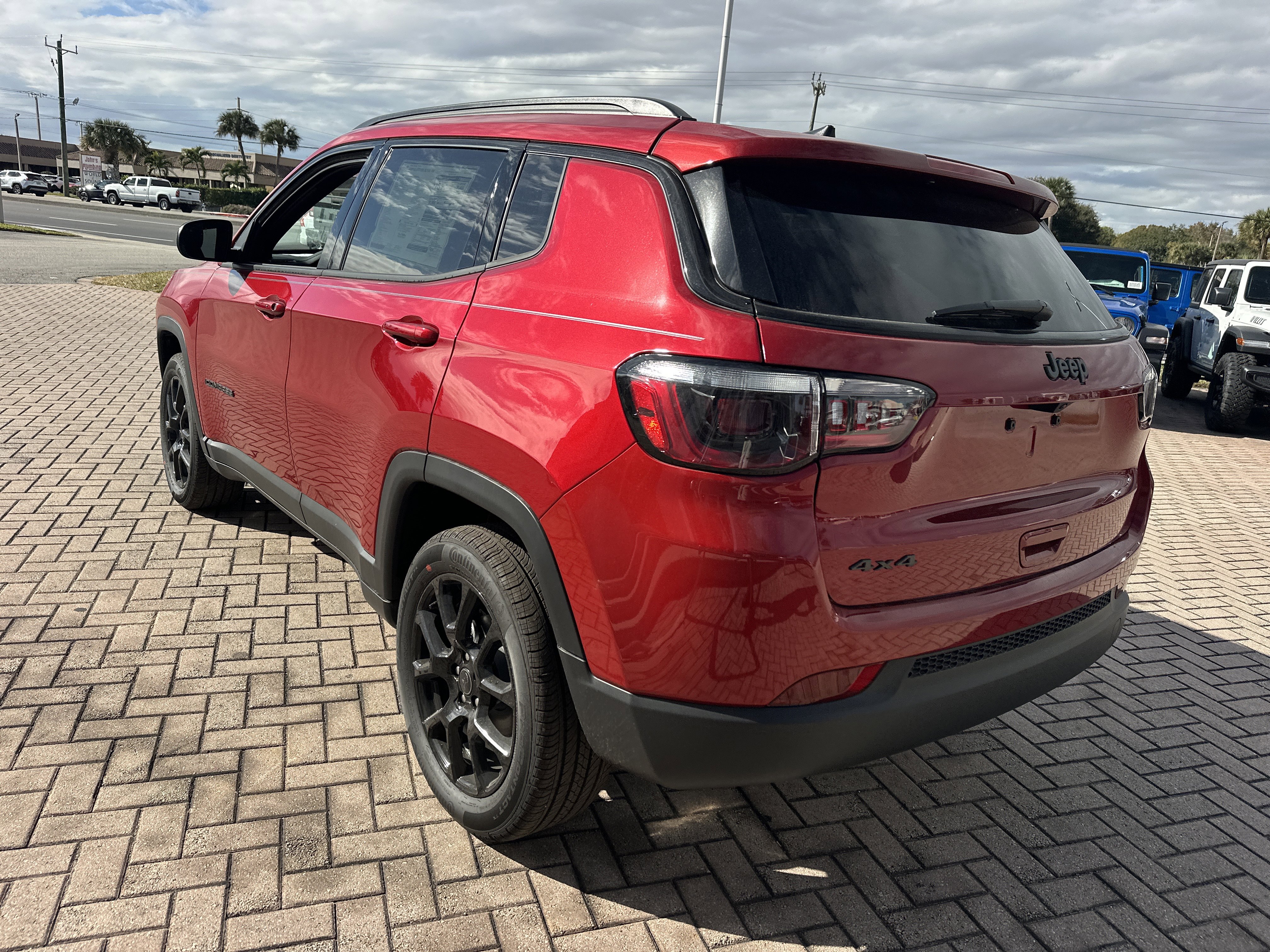 New 2026 Jeep Compass Latitude image 11
