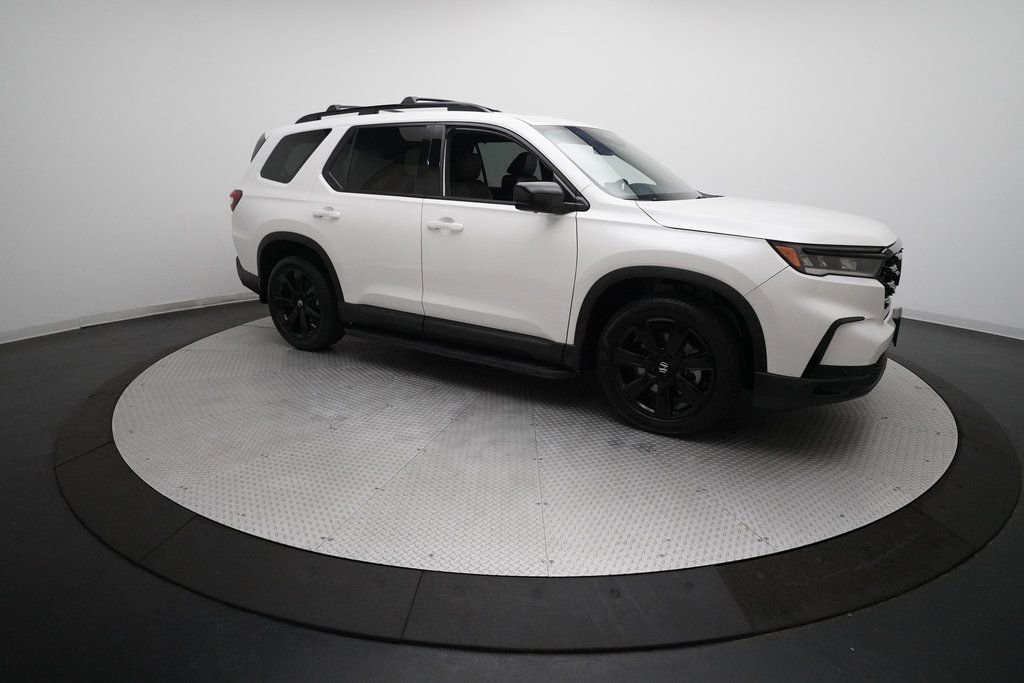 Certified 2025 Honda Pilot Black Edition image 34