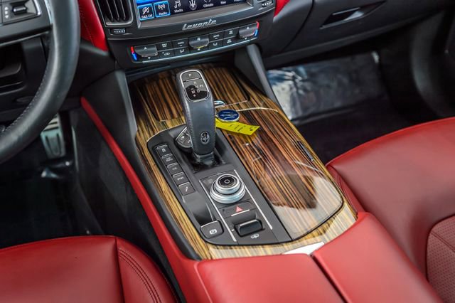 Used 2019 Maserati Levante GranLusso image 32