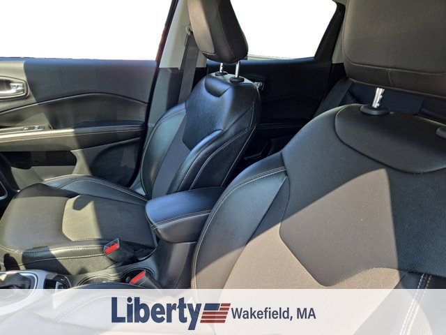 Used 2019 Jeep Compass Latitude w/ Popular Equipment Group AWD/4WD image 8