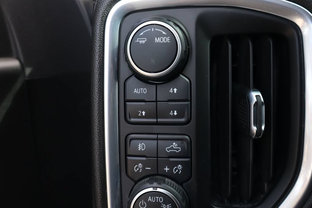 Used 2022 Chevrolet Silverado 1500 LT Trail Boss w/ Bed Protection Package AWD/4WD image 26