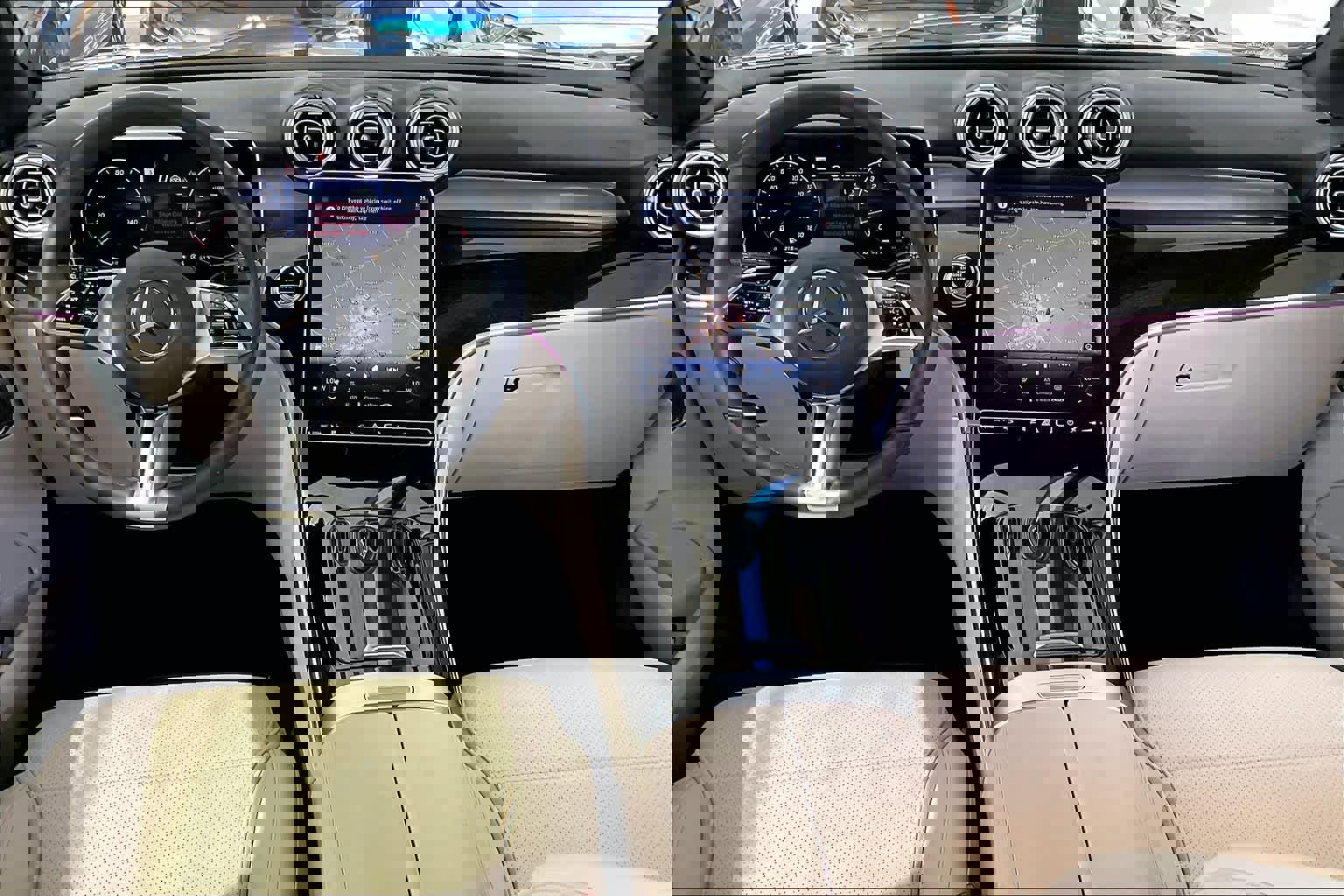 Used 2025 Mercedes-Benz GLC 300 4MATIC image 16