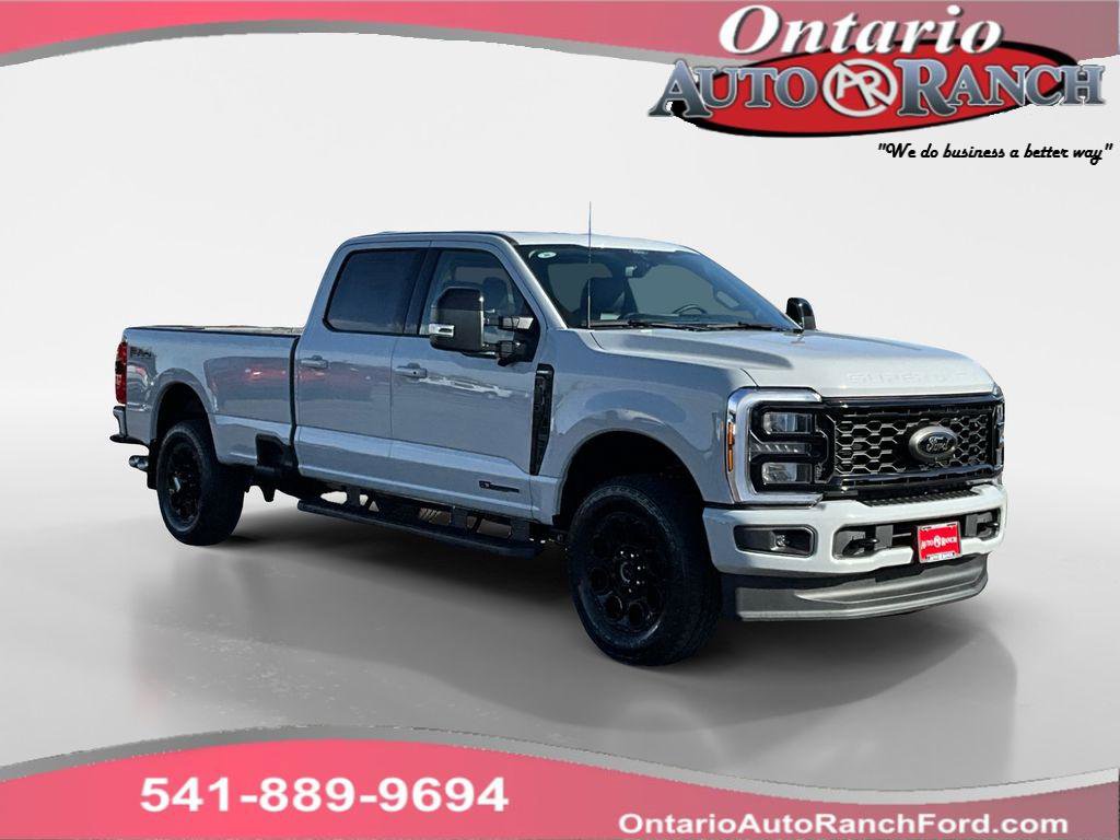 New 2026 Ford F350 Lariat w/ Black Appearance Package