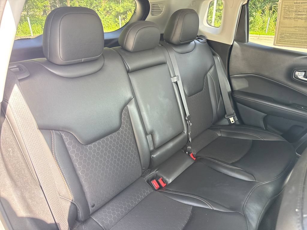 Used 2020 Jeep Compass Latitude FWD image 33