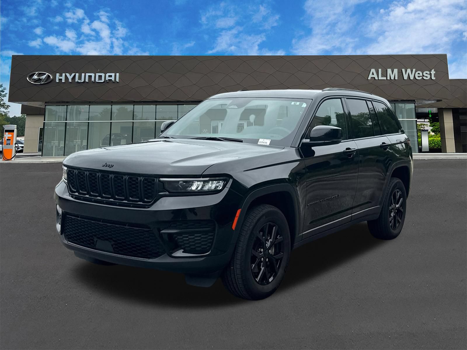 Used 2025 Jeep Grand Cherokee Altitude