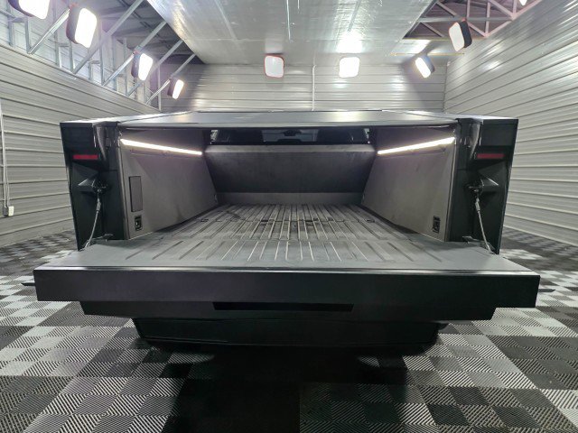 Used 2024 Tesla Cybertruck AWD Crew Cab image 10